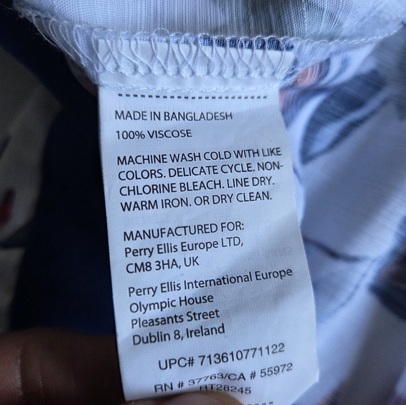 Cubavera Button-Front Watercolor Leaf Print Camp Shirt - Picture 7 of 9